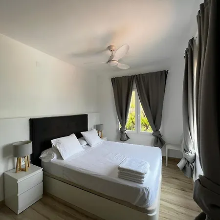 Acogedora Casa Con Piscina بيت للعطل