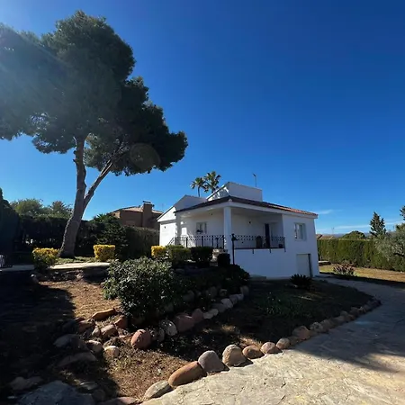 بيت للعطل Acogedora Casa Con Piscina ليريا