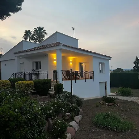 Acogedora Casa Con Piscina