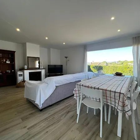 Acogedora Casa Con Piscina